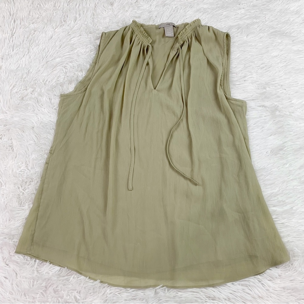 H&M sleeveless V Neck chiffon top‎ blouse tie neck in green